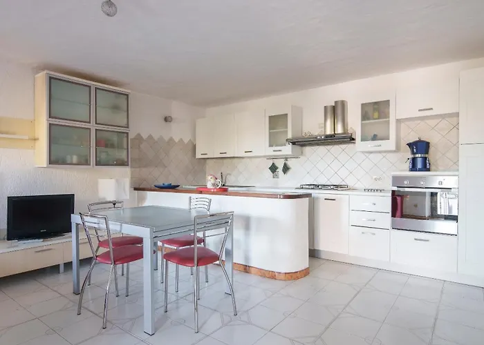 Acqua E Tramonto Apartment *